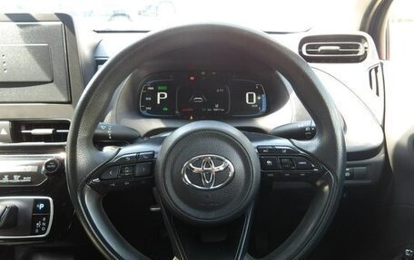 Toyota Aqua, 2022 год, 1 650 000 рублей, 14 фотография