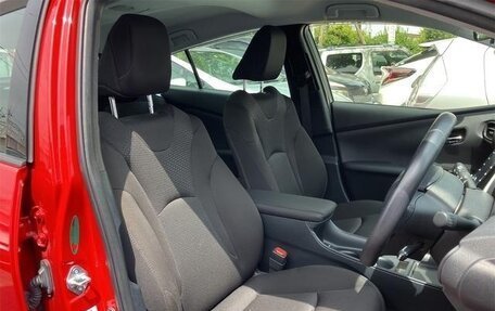 Toyota Prius IV XW50, 2021 год, 2 982 000 рублей, 10 фотография