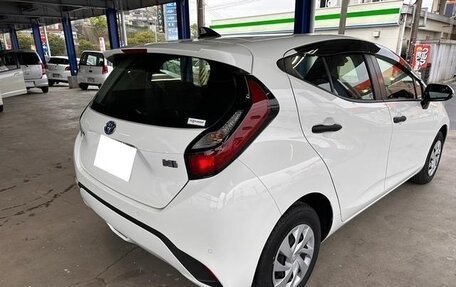 Toyota Aqua, 2021 год, 1 650 000 рублей, 7 фотография