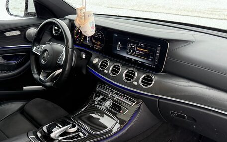 Mercedes-Benz E-Класс, 2017 год, 3 190 000 рублей, 7 фотография