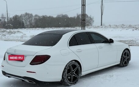 Mercedes-Benz E-Класс, 2017 год, 3 190 000 рублей, 4 фотография