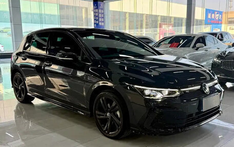 Volkswagen Golf VIII, 2023 год, 2 300 077 рублей, 2 фотография