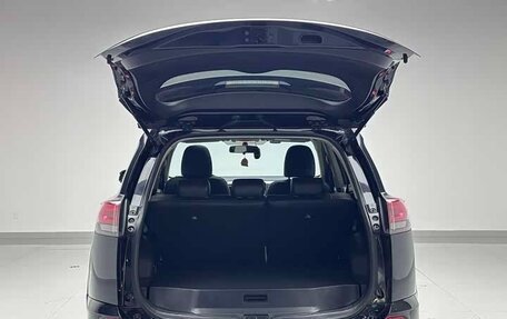 Toyota RAV4, 2019 год, 2 150 000 рублей, 6 фотография