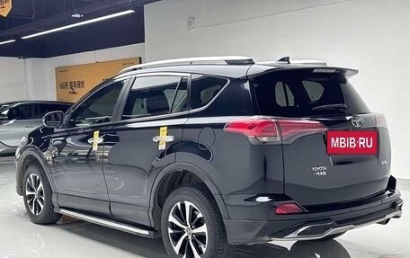 Toyota RAV4, 2019 год, 2 150 000 рублей, 4 фотография