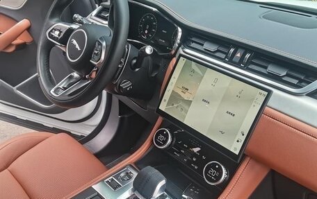 Jaguar F-Pace, 2025 год, 6 300 000 рублей, 14 фотография