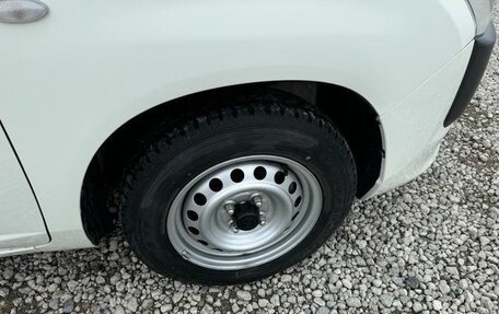 Toyota Probox I, 2014 год, 680 000 рублей, 32 фотография