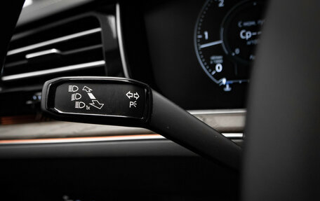 Volkswagen Touareg III, 2019 год, 6 150 000 рублей, 12 фотография