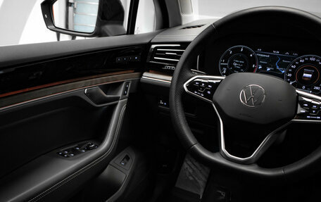 Volkswagen Touareg III, 2019 год, 6 150 000 рублей, 16 фотография