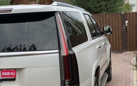 Cadillac Escalade IV, 2018 год, 5 000 000 рублей, 3 фотография