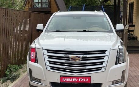 Cadillac Escalade IV, 2018 год, 5 000 000 рублей, 2 фотография