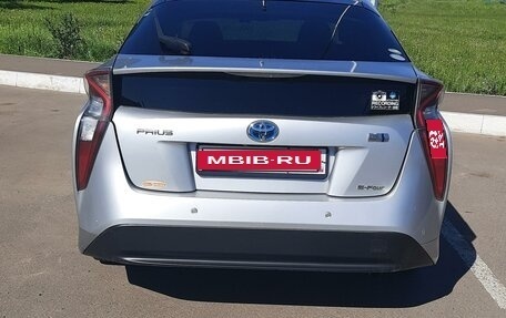 Toyota Prius IV XW50, 2016 год, 1 600 000 рублей, 5 фотография