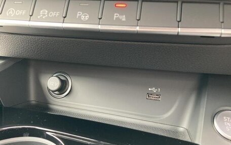 Audi A4, 2021 год, 1 880 000 рублей, 32 фотография