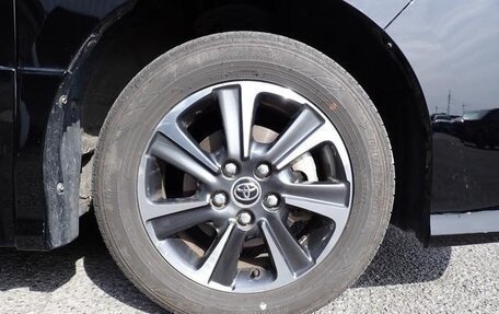 Toyota Voxy III, 2021 год, 1 800 000 рублей, 9 фотография