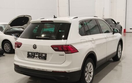 Volkswagen Tiguan II, 2021 год, 3 350 000 рублей, 6 фотография