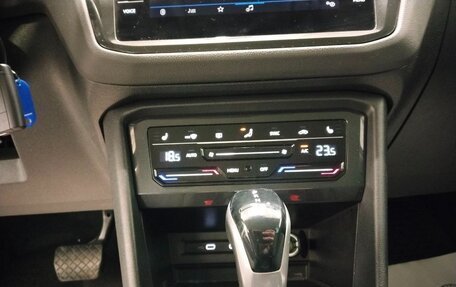 Volkswagen Tiguan II, 2021 год, 3 350 000 рублей, 11 фотография