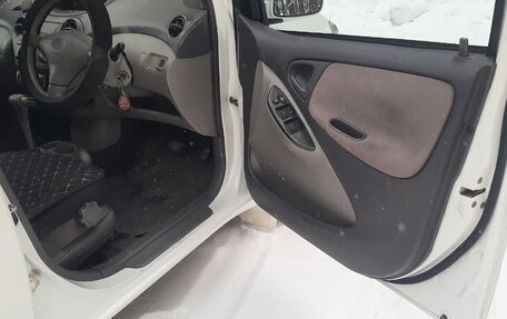 Toyota Platz, 2002 год, 375 000 рублей, 23 фотография