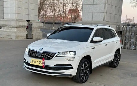 Skoda Karoq I, 2023 год, 1 800 777 рублей, 2 фотография