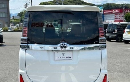 Toyota Voxy III, 2021 год, 1 755 000 рублей, 7 фотография