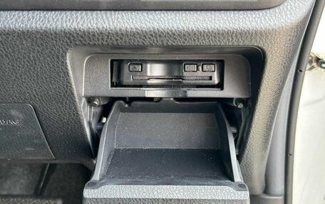 Toyota Voxy III, 2021 год, 1 755 000 рублей, 19 фотография