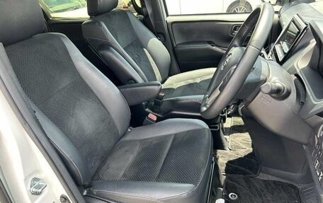 Toyota Voxy III, 2021 год, 1 755 000 рублей, 14 фотография