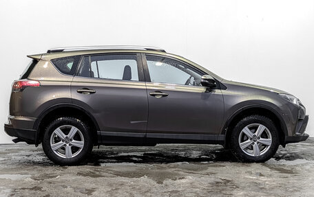 Toyota RAV4, 2018 год, 2 200 000 рублей, 4 фотография