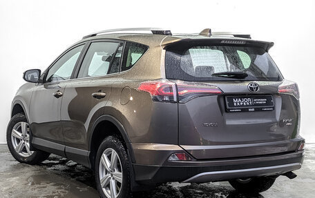 Toyota RAV4, 2018 год, 2 200 000 рублей, 7 фотография