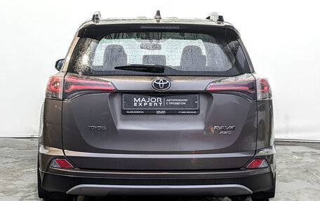 Toyota RAV4, 2018 год, 2 200 000 рублей, 6 фотография