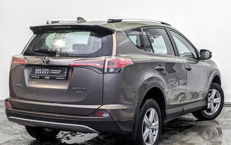 Toyota RAV4, 2018 год, 2 200 000 рублей, 5 фотография