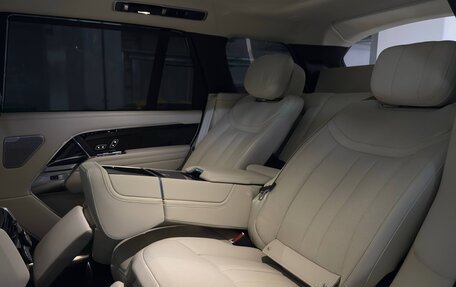 Land Rover Range Rover IV рестайлинг, 2025 год, 25 300 000 рублей, 32 фотография