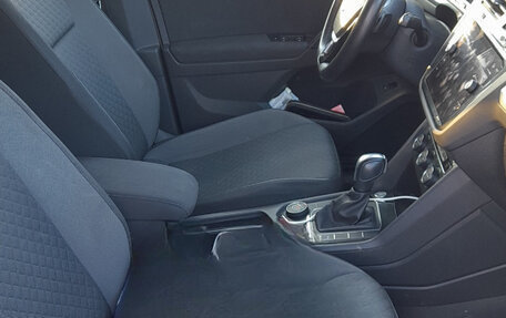 Volkswagen Tiguan II, 2020 год, 2 680 000 рублей, 3 фотография