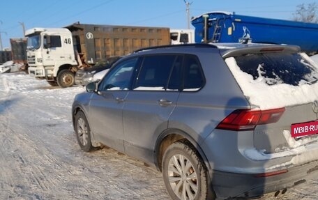 Volkswagen Tiguan II, 2020 год, 2 680 000 рублей, 2 фотография