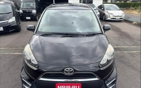 Toyota Sienta II, 2017 год, 1 165 000 рублей, 3 фотография
