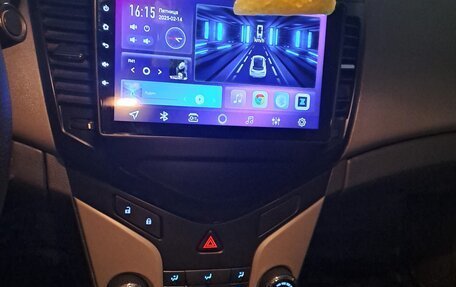 Chevrolet Cruze II, 2010 год, 560 000 рублей, 6 фотография