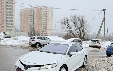 Toyota Camry, 2018 год, 2 200 000 рублей, 1 фотография