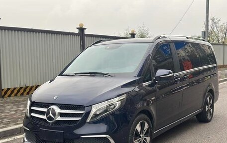 Mercedes-Benz V-Класс, 2021 год, 5 425 000 рублей, 1 фотография