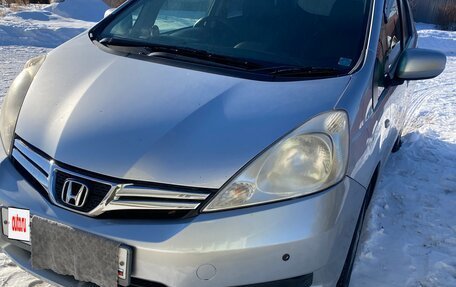 Honda Fit Shuttle I рестайлинг, 2013 год, 800 000 рублей, 4 фотография