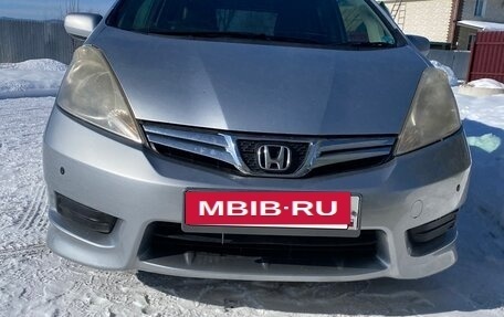 Honda Fit Shuttle I рестайлинг, 2013 год, 800 000 рублей, 3 фотография