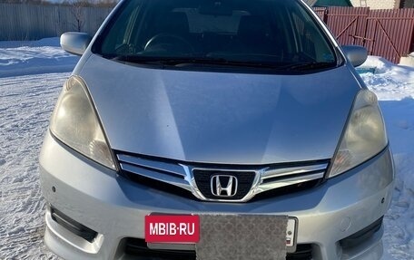 Honda Fit Shuttle I рестайлинг, 2013 год, 800 000 рублей, 2 фотография