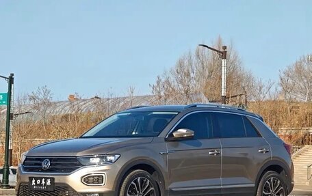 Volkswagen T-Roc I, 2022 год, 1 900 000 рублей, 2 фотография