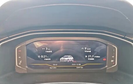 Volkswagen T-Roc I, 2022 год, 1 900 000 рублей, 8 фотография