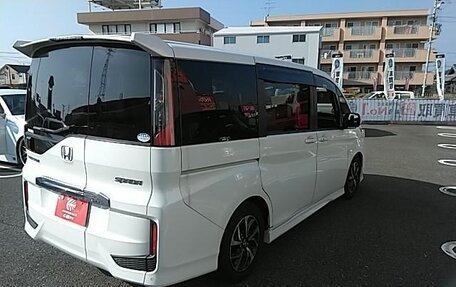 Honda Stepwgn IV, 2017 год, 1 790 000 рублей, 5 фотография