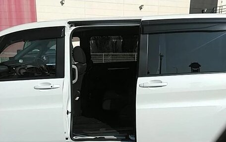 Honda Stepwgn IV, 2017 год, 1 790 000 рублей, 14 фотография