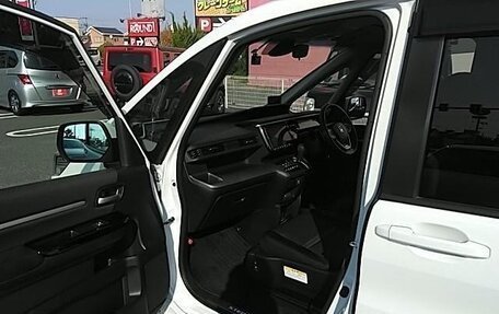 Honda Stepwgn IV, 2017 год, 1 790 000 рублей, 12 фотография