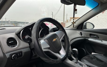 Chevrolet Cruze II, 2010 год, 680 000 рублей, 4 фотография