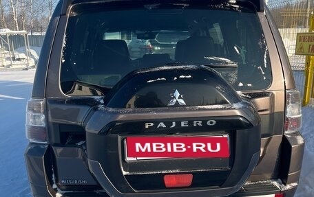 Mitsubishi Pajero IV, 2015 год, 2 200 000 рублей, 3 фотография
