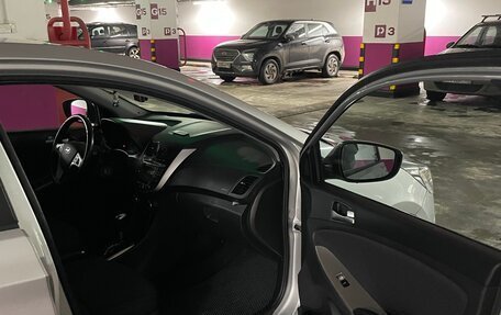 Hyundai Solaris II рестайлинг, 2015 год, 913 000 рублей, 16 фотография