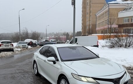 Toyota Camry, 2018 год, 2 200 000 рублей, 3 фотография