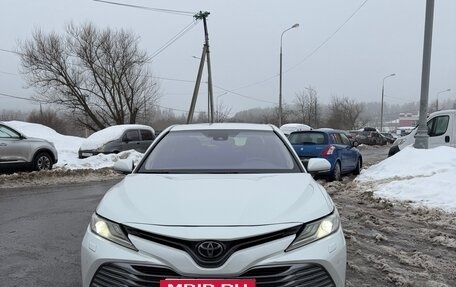 Toyota Camry, 2018 год, 2 200 000 рублей, 2 фотография