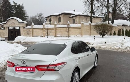 Toyota Camry, 2018 год, 2 200 000 рублей, 4 фотография