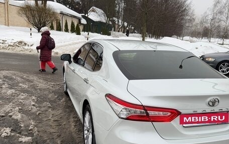 Toyota Camry, 2018 год, 2 200 000 рублей, 6 фотография